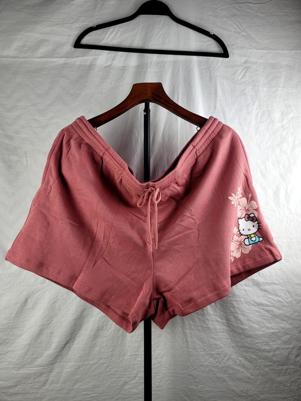 NWT Hello Kitty by Sanrio Tropical Hibiscus Fleece Lounge Shorts - Dusty Rose 2X